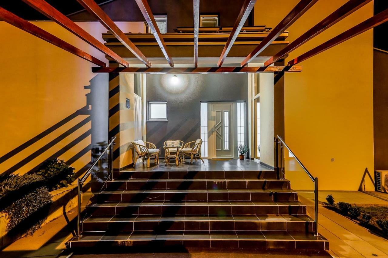 Luxury Villa Nadalina-Dicmo Дугополе Екстериор снимка