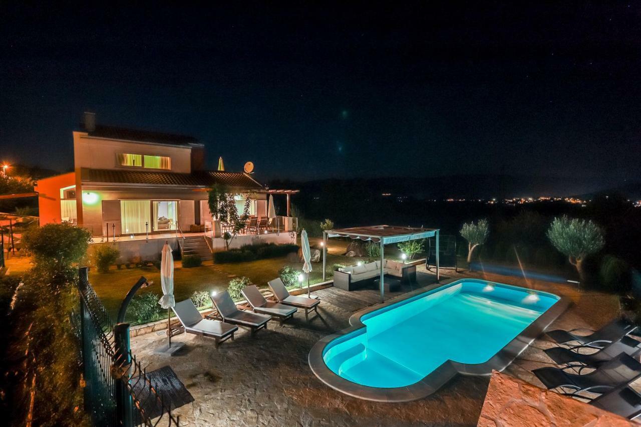Luxury Villa Nadalina-Dicmo Дугополе Екстериор снимка