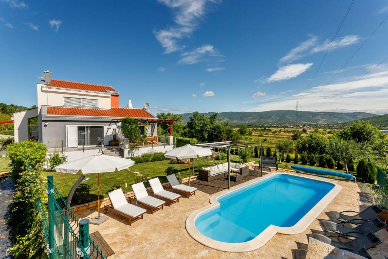 Luxury Villa Nadalina-Dicmo Дугополе Екстериор снимка
