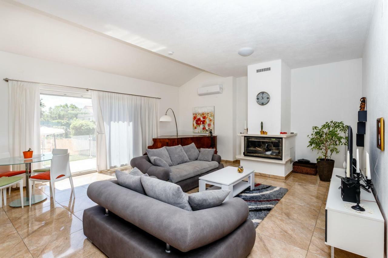 Luxury Villa Nadalina-Dicmo Дугополе Екстериор снимка